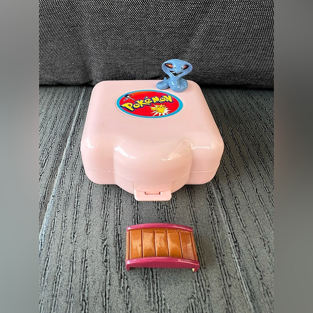 1997 Nintendo Pokémon Seafoam Islands playset